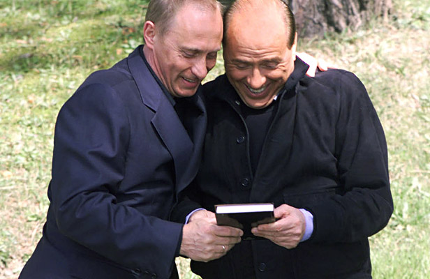 Putyin és Berlusconi, a két barát