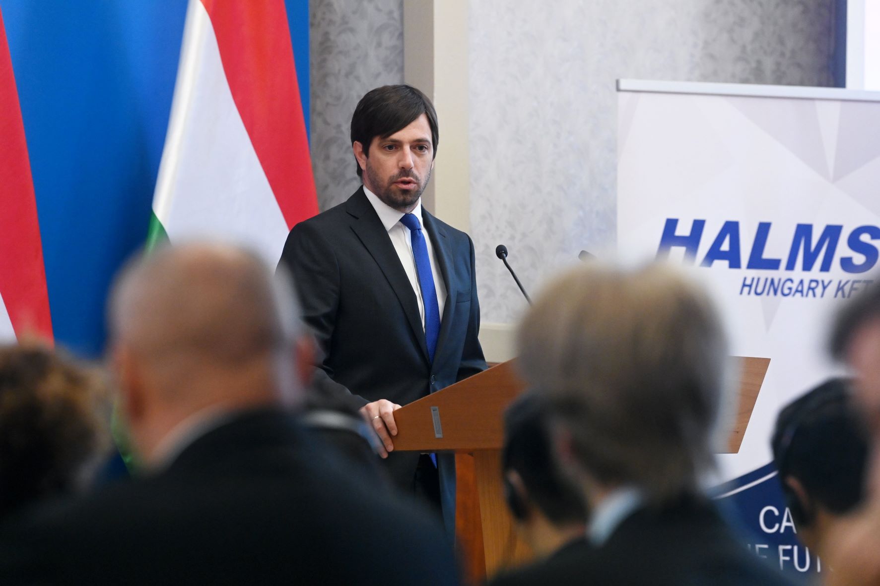 Magyar Levente, a tárca parlamenti államtitkára a Halms Hungary Kft. beruházásáról tartott sajtótájékoztatón a Külgazdasági és Külügyminisztériumban 2022. szeptember 6-án.