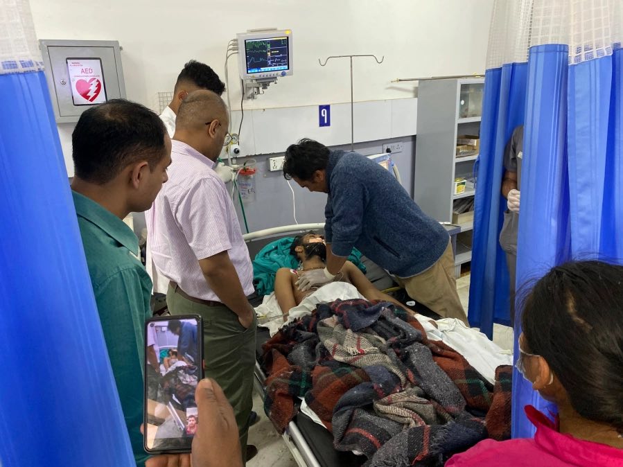 Újraélesztés privát kórházban: hegymászót próbálnak "visszahozni" (Manipal Oktatókórház)