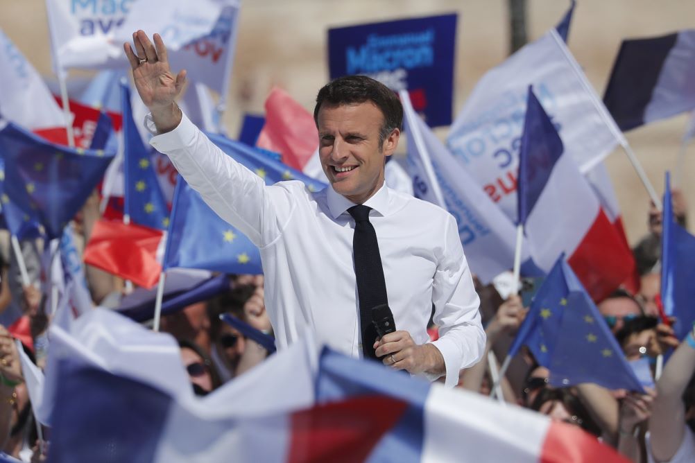 Emmanuel Macron francia elnök beszédet mond egy kampányrendezvényen, Marseille-ben 2022. április 16-án.