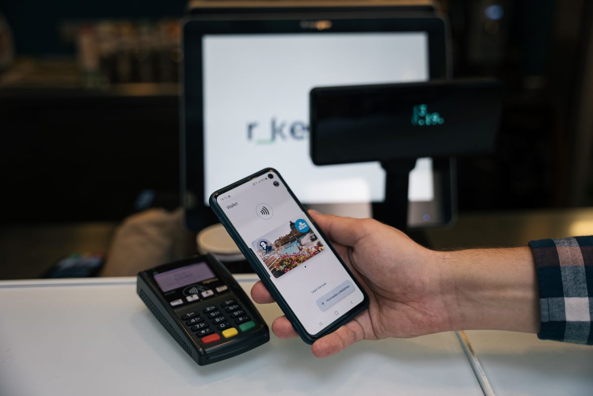 Akadálymentes fizetési mód érhető el az OTP Bank és a SimplePay Android ...